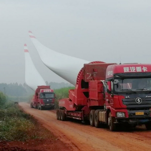風(fēng)葉上山工裝運(yùn)輸車